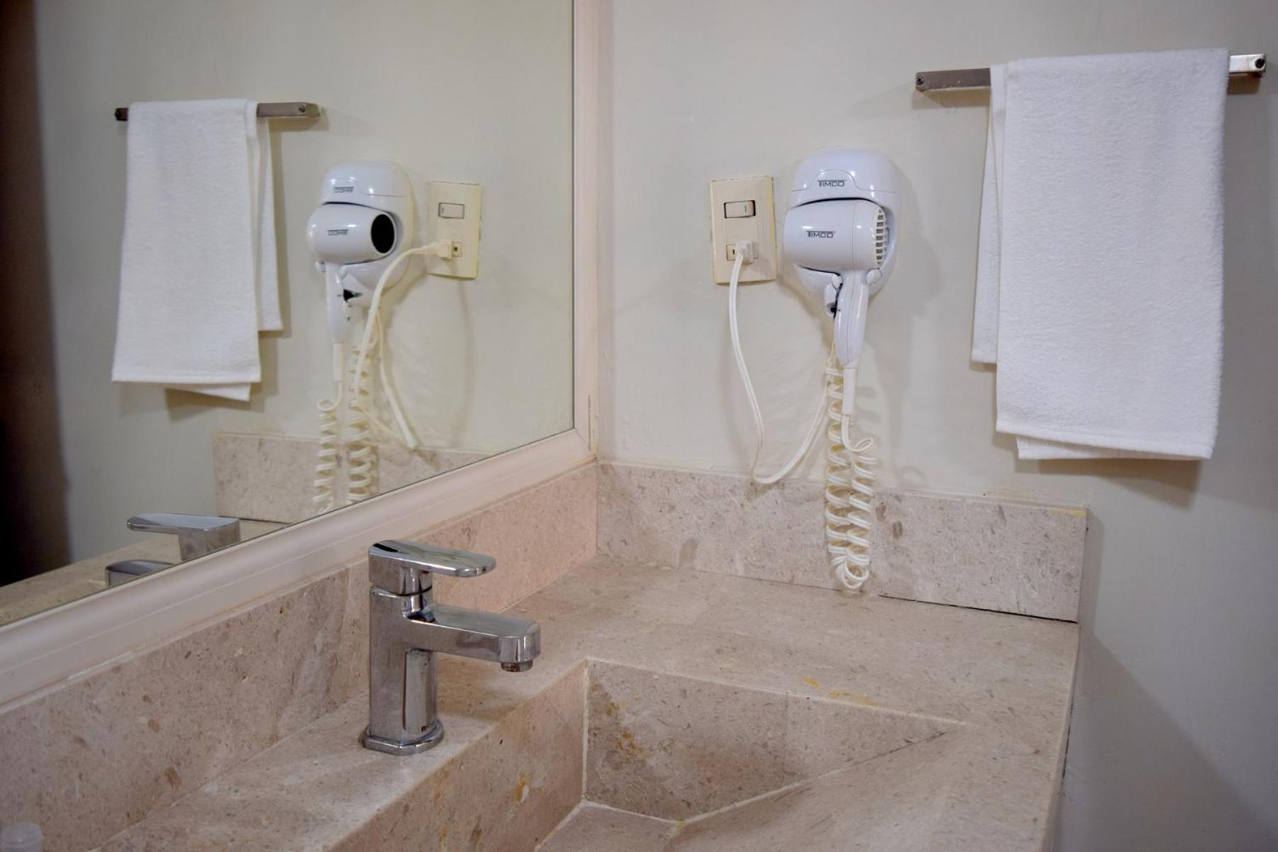 Hotel San Ignacio Inn Torreón Екстериор снимка