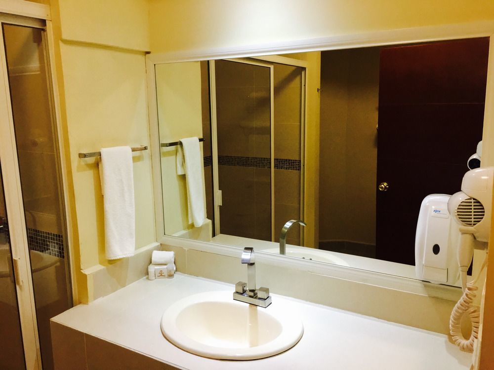 Hotel San Ignacio Inn Torreón Екстериор снимка