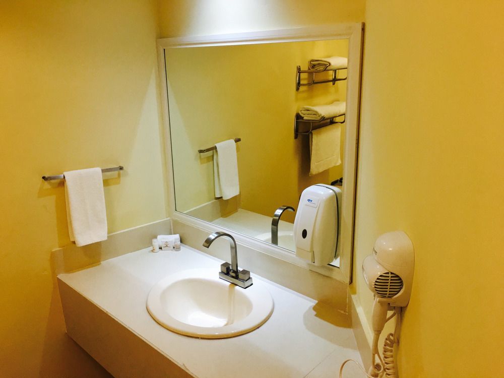 Hotel San Ignacio Inn Torreón Екстериор снимка